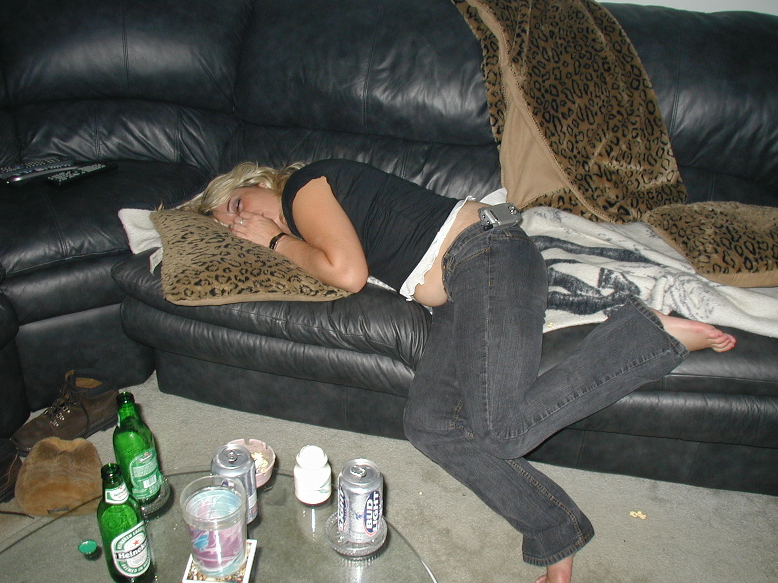 Пьяные женщины спят видео